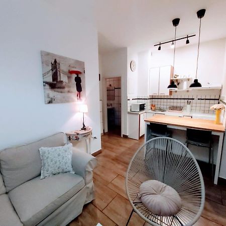 Studio Apartmant Leona With Parking Place Split Exteriör bild