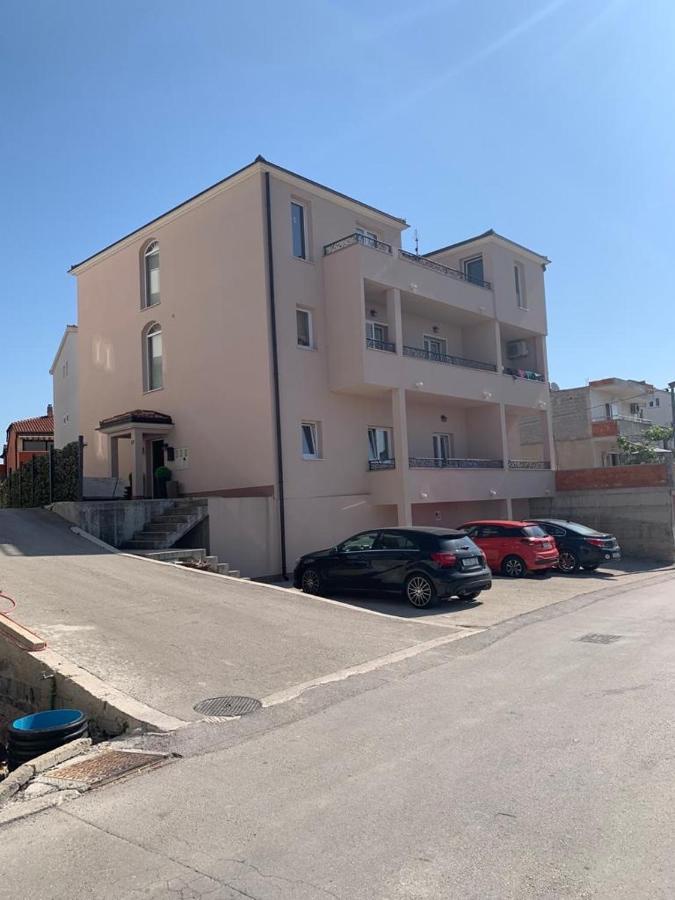 Studio Apartmant Leona With Parking Place Split Exteriör bild