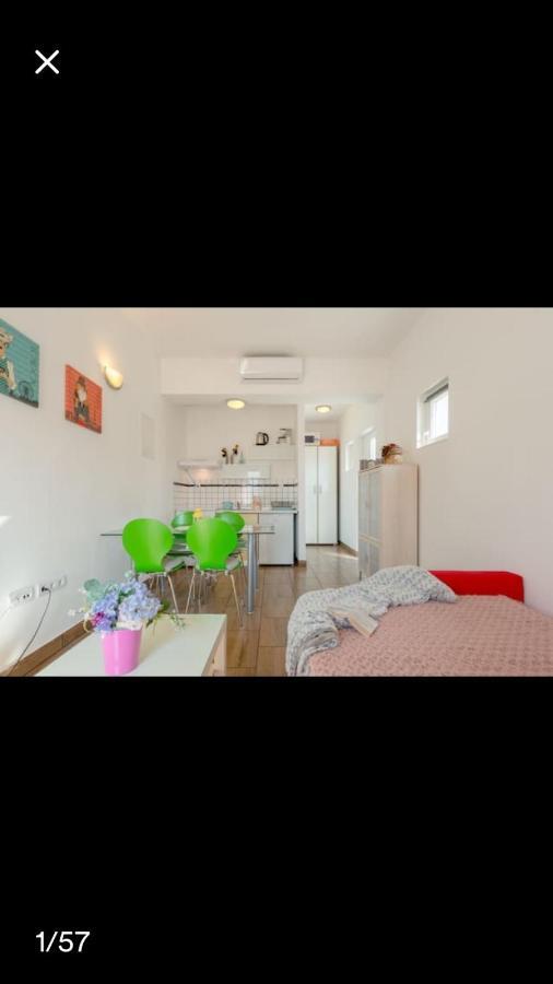 Studio Apartmant Leona With Parking Place Split Exteriör bild